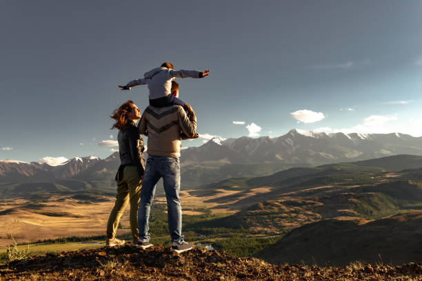 After breaking up, I want to go back, but I know that the other party no longer loves me. What should I do?